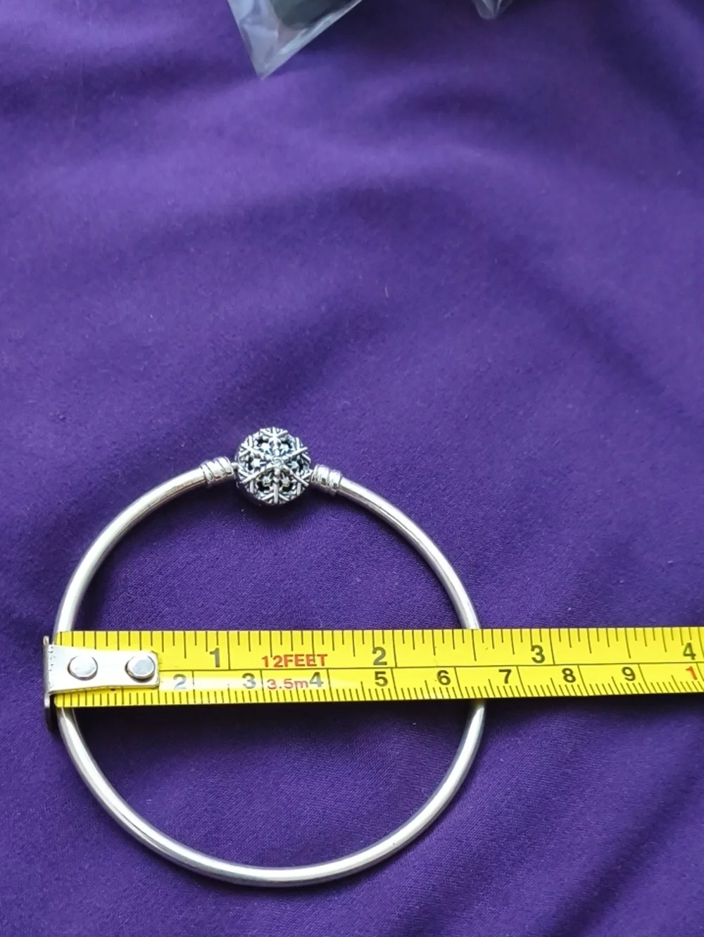 Authentic Pandora Moments Sparkling Snowflake Crystal Center 925 Sterling Bangle